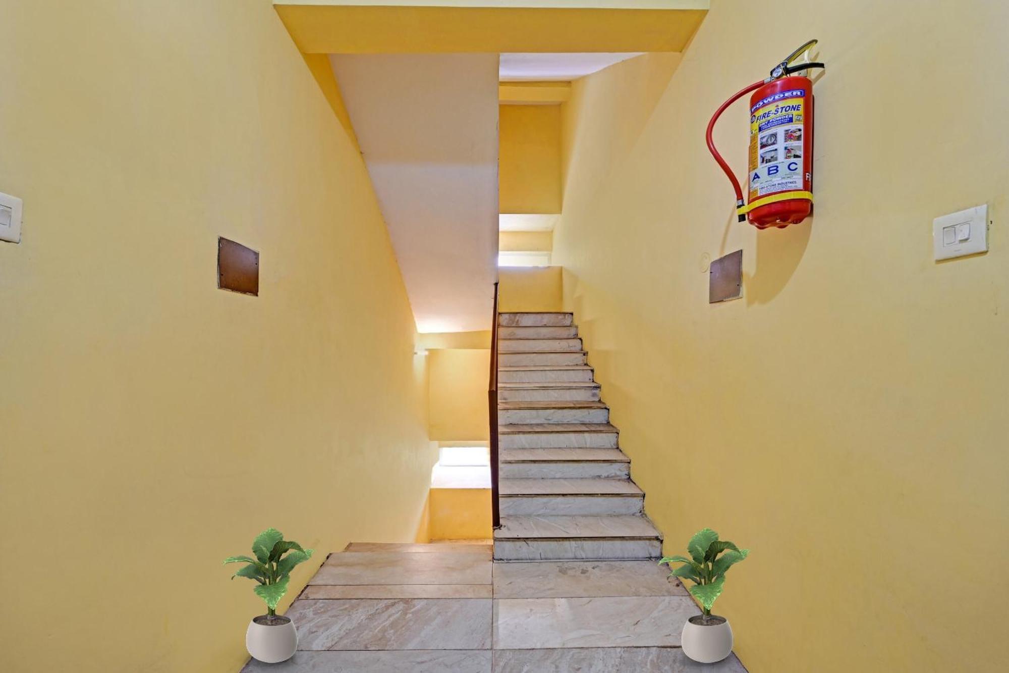 Hotel O Coastal Inn Luxury Service Apartments คาคินาดา ภายนอก รูปภาพ